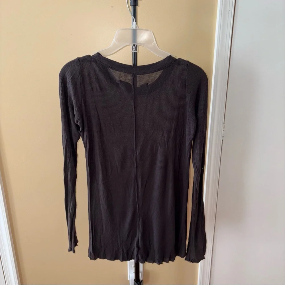 Olmar and Mirta Charcoal Top - Picture 7 of 7